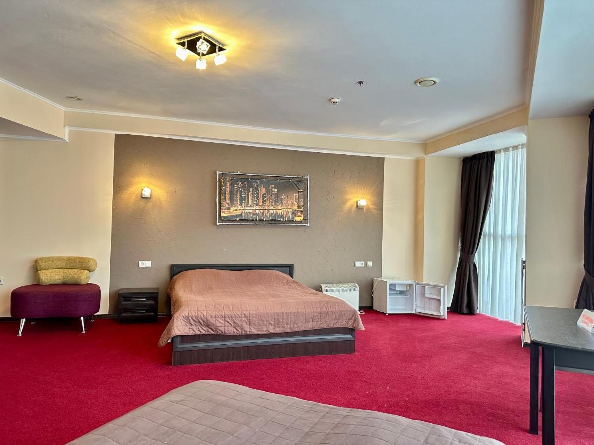 Mark Plaza Hotel Mykolaiv Exterior photo