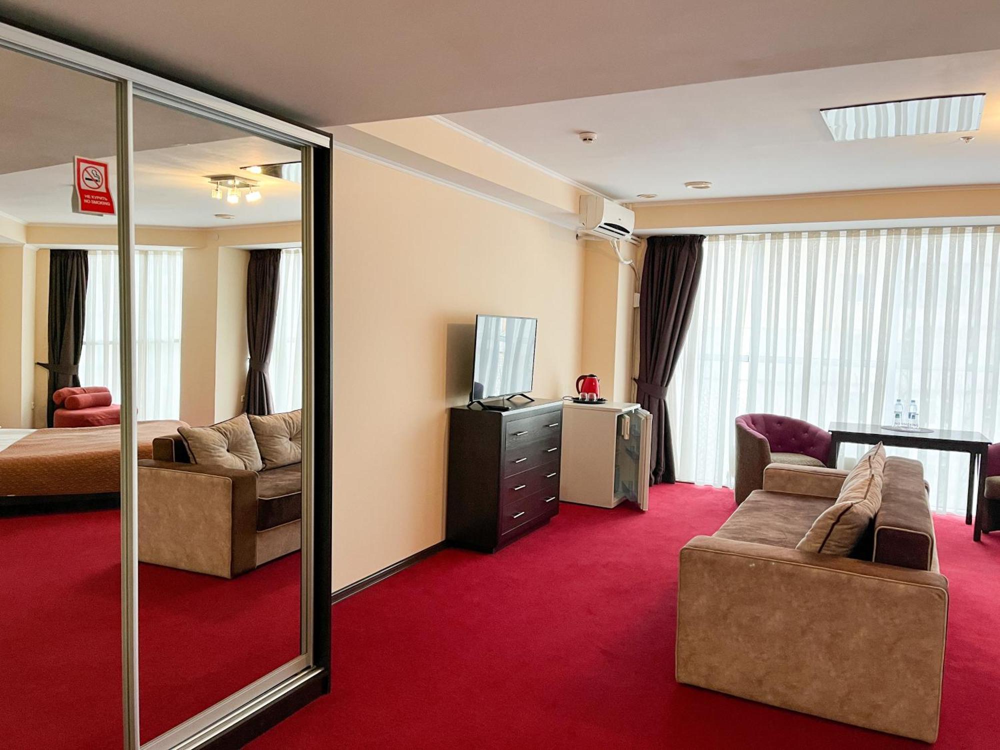 Mark Plaza Hotel Mykolaiv Exterior photo