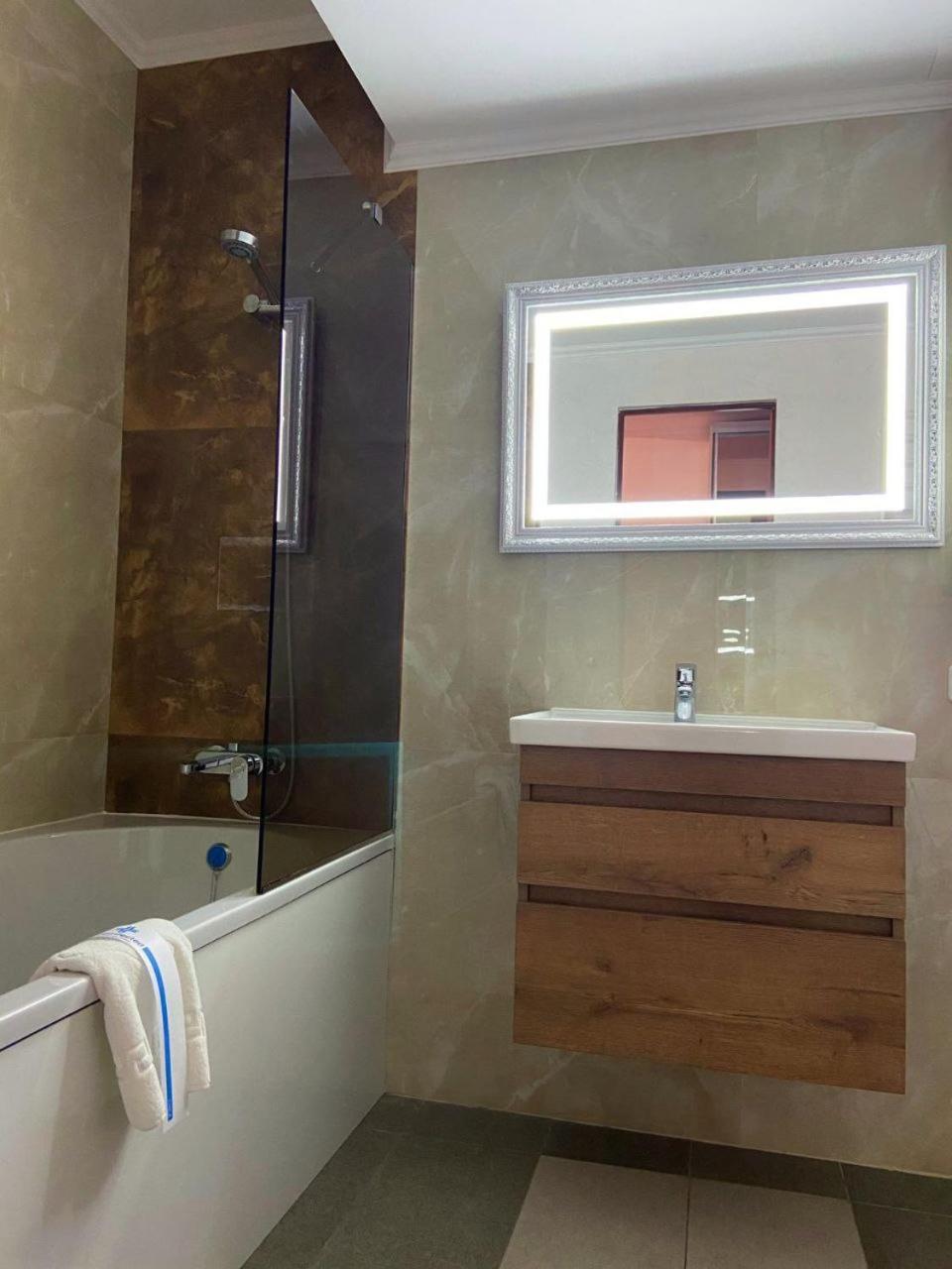Mark Plaza Hotel Mykolaiv Room photo