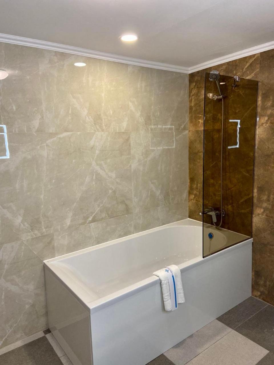 Mark Plaza Hotel Mykolaiv Room photo