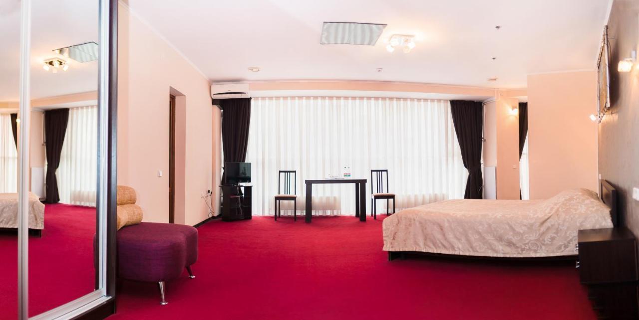 Mark Plaza Hotel Mykolaiv Exterior photo