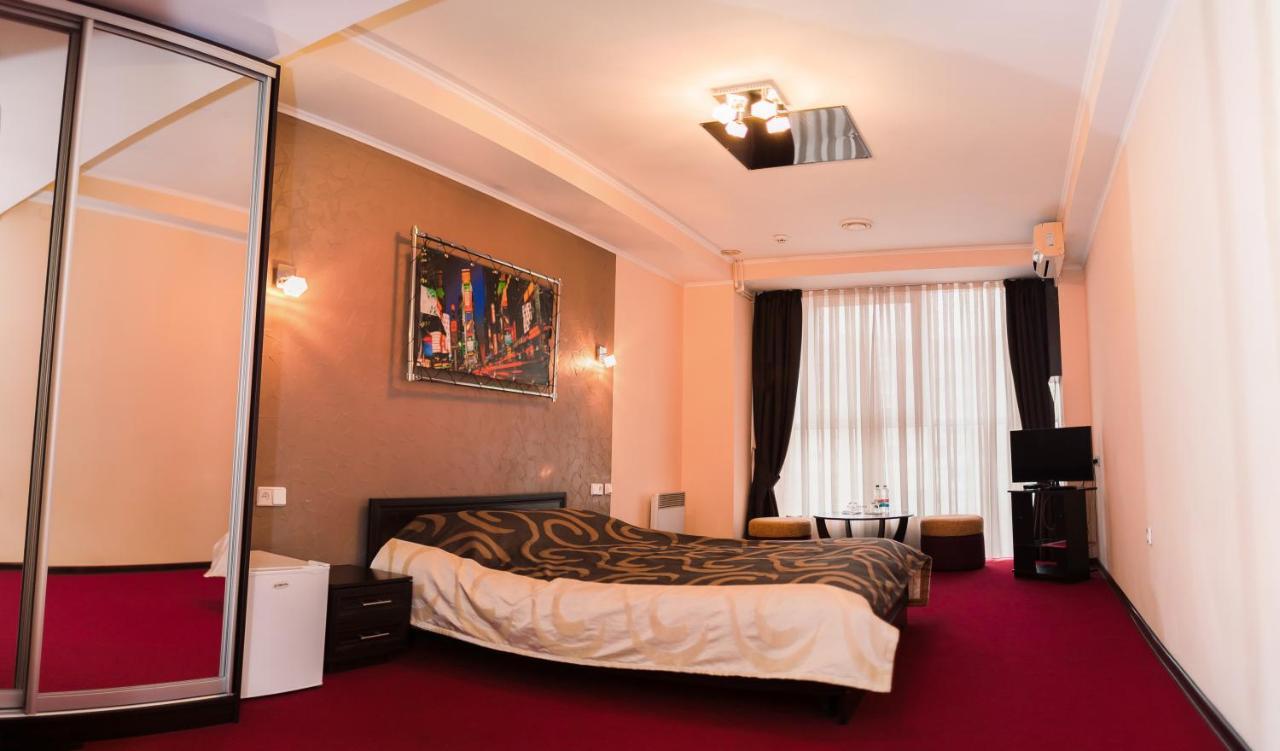 Mark Plaza Hotel Mykolaiv Exterior photo